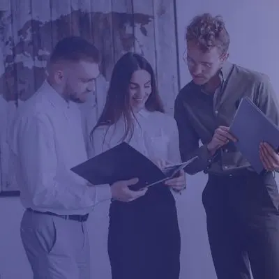 Validando la información y brindando soporte técnico al equipo del cliente